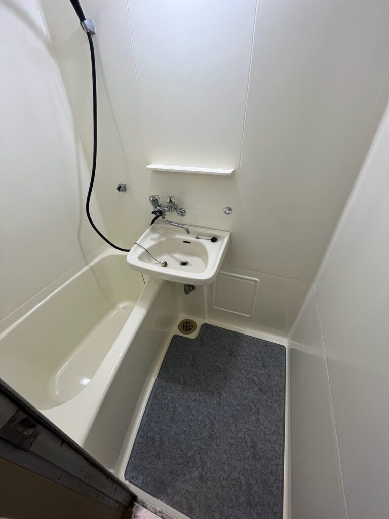 塗装した2点式ユニットバス